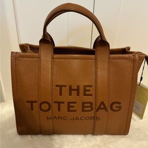 Marc Jacob THE LEATHER MEDIUM TOTE BAG. (Relist bc buyer want to cancel)